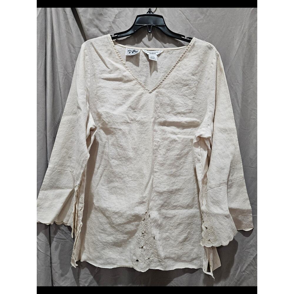 Richard Malcolm Lightweight V-Neck 100% Linen Blouse in Cream